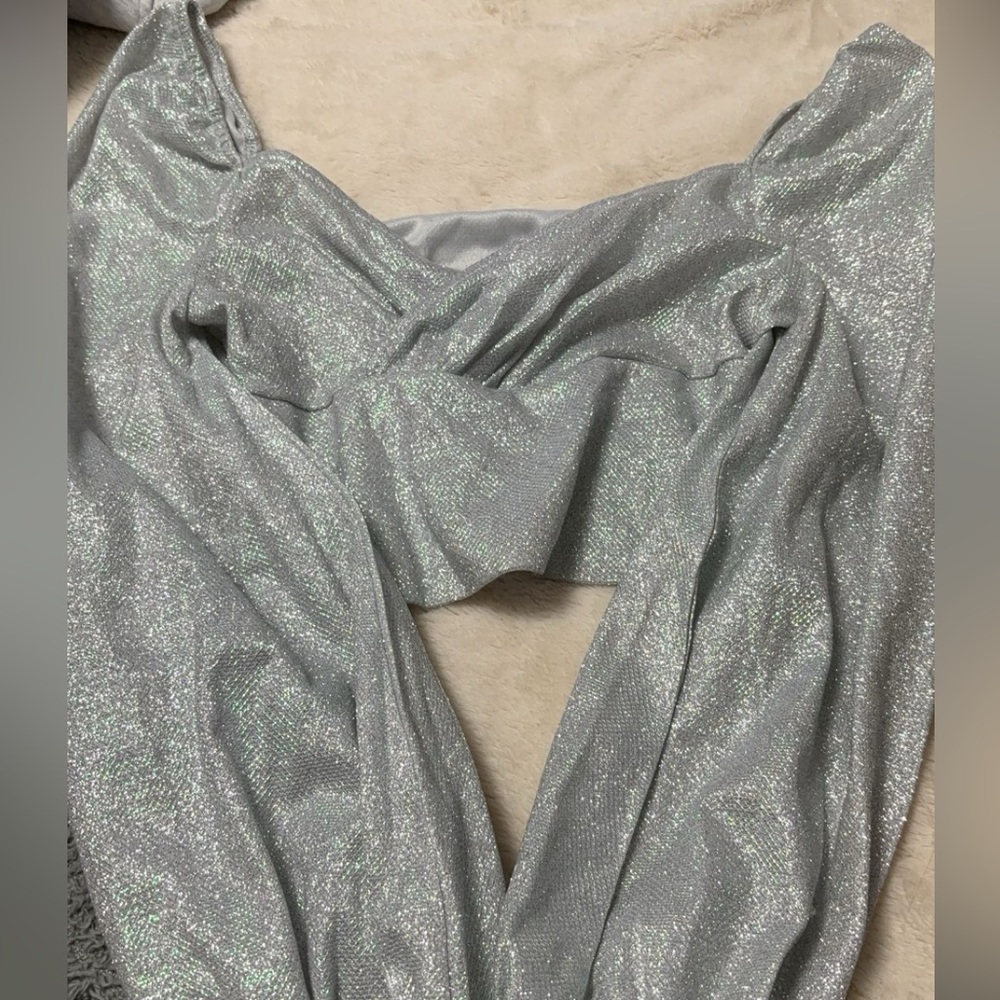 Sparkly crop long sleeve top